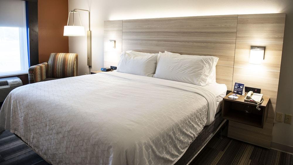 Holiday Inn Express Hotel & Suites Sedalia By Ihg Екстериор снимка