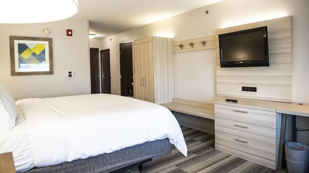 Holiday Inn Express Hotel & Suites Sedalia By Ihg Екстериор снимка