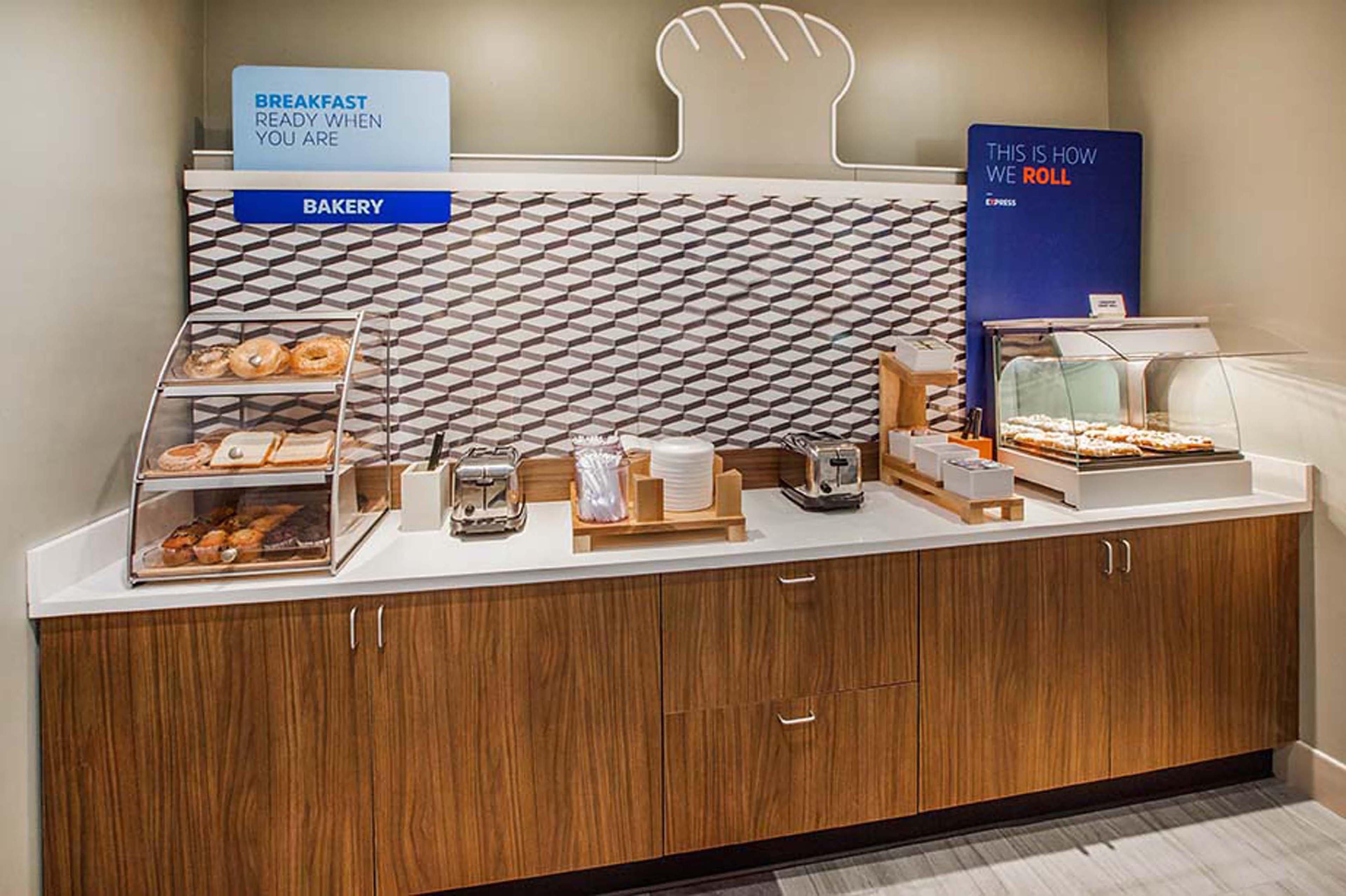 Holiday Inn Express Hotel & Suites Sedalia By Ihg Екстериор снимка