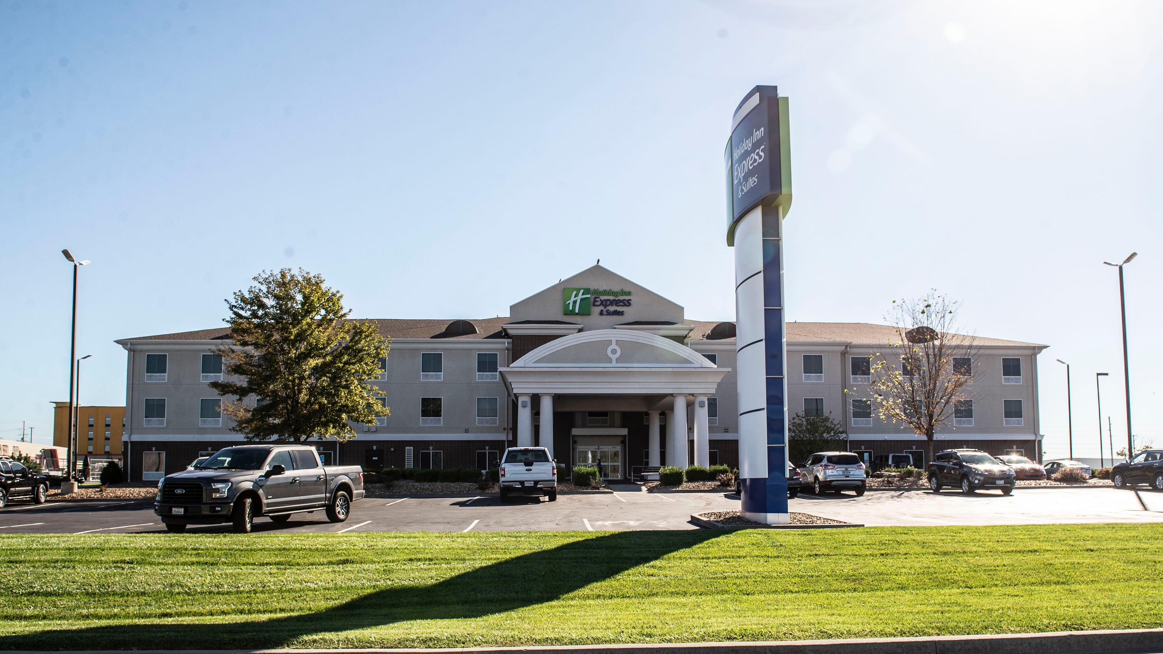 Holiday Inn Express Hotel & Suites Sedalia By Ihg Екстериор снимка