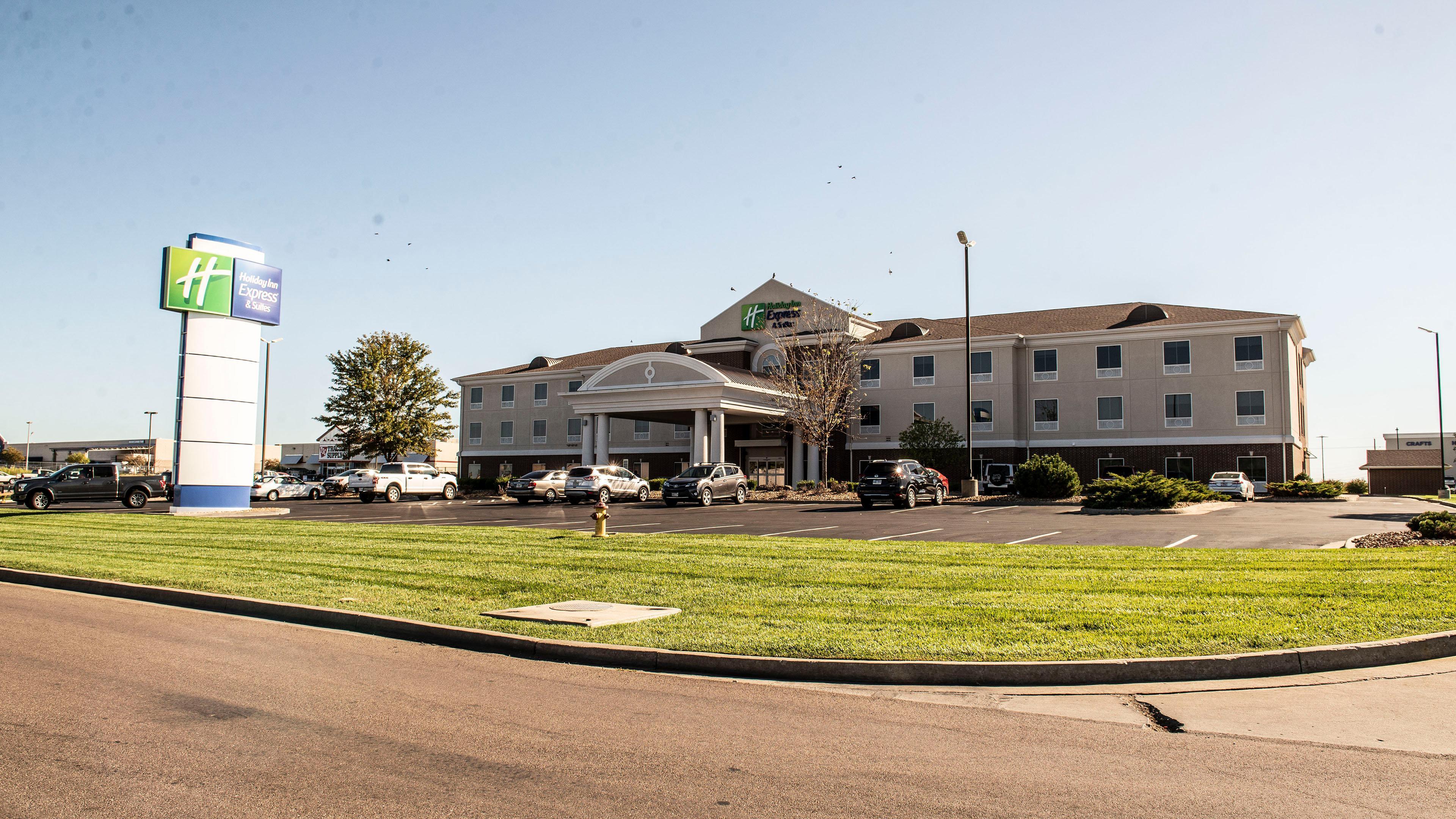 Holiday Inn Express Hotel & Suites Sedalia By Ihg Екстериор снимка