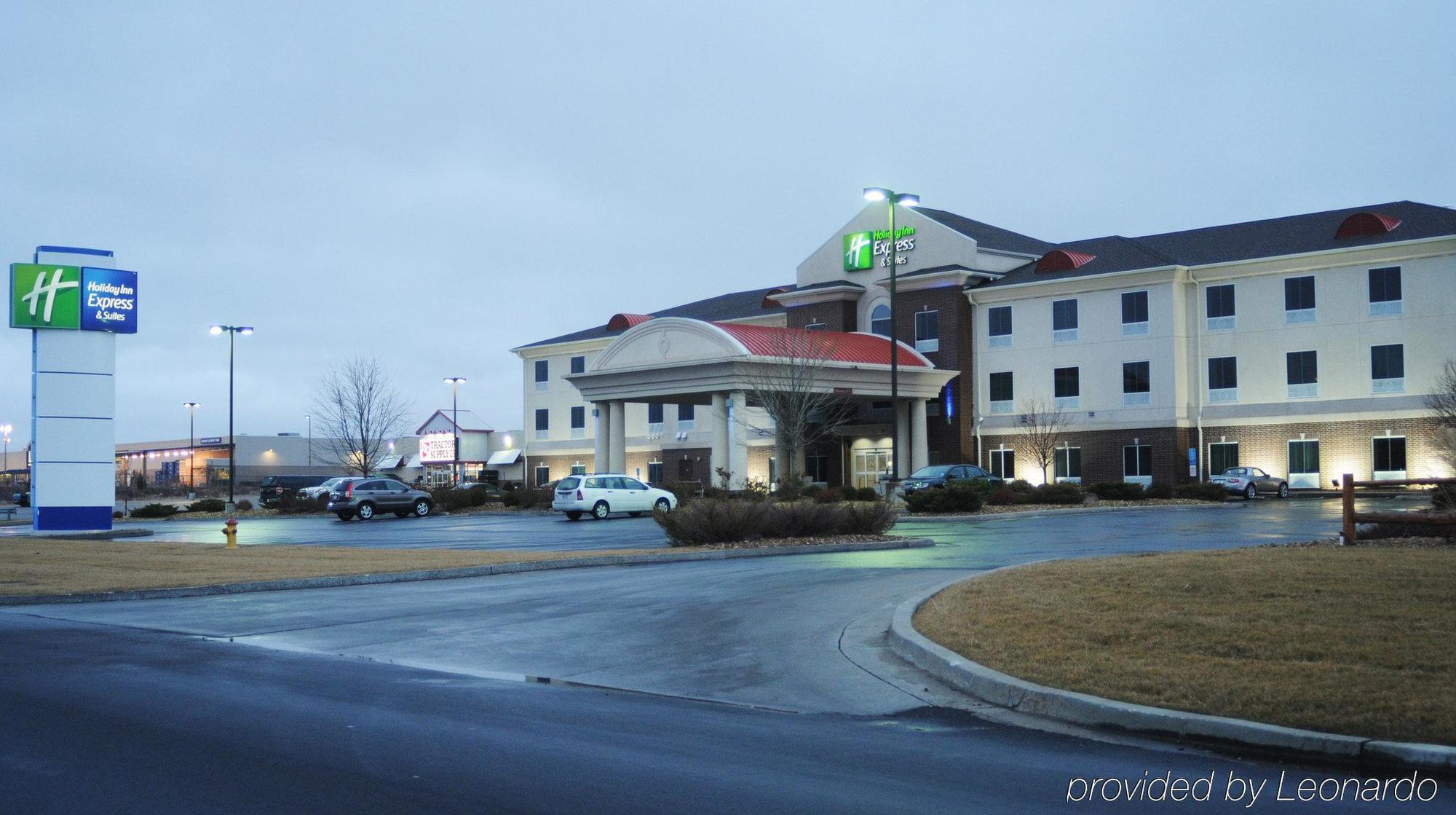 Holiday Inn Express Hotel & Suites Sedalia By Ihg Екстериор снимка