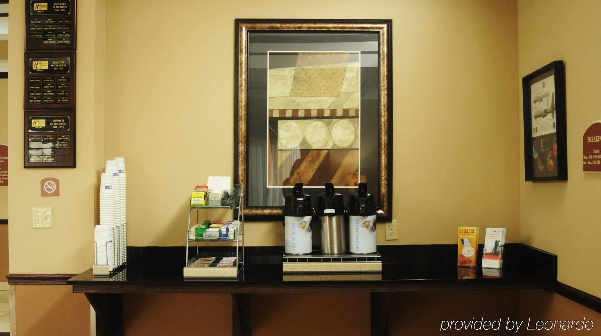 Holiday Inn Express Hotel & Suites Sedalia By Ihg Екстериор снимка
