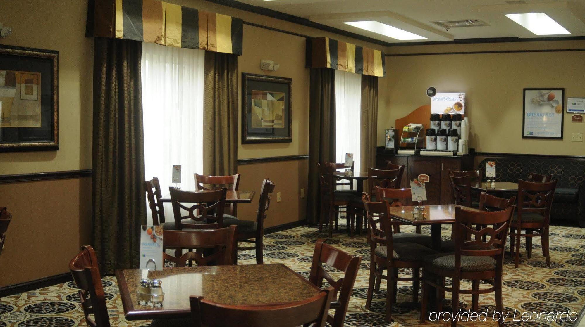 Holiday Inn Express Hotel & Suites Sedalia By Ihg Екстериор снимка