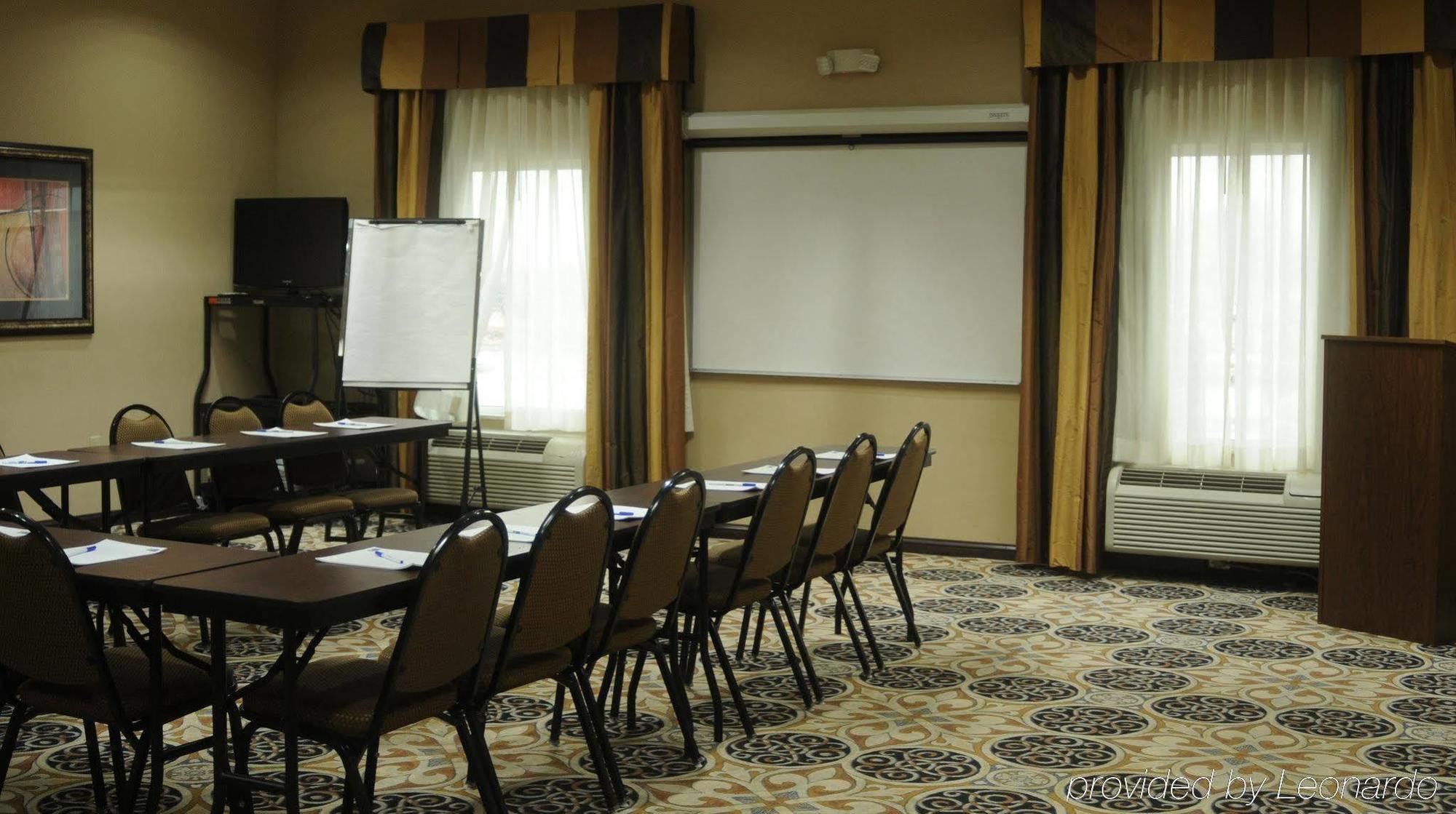 Holiday Inn Express Hotel & Suites Sedalia By Ihg Екстериор снимка