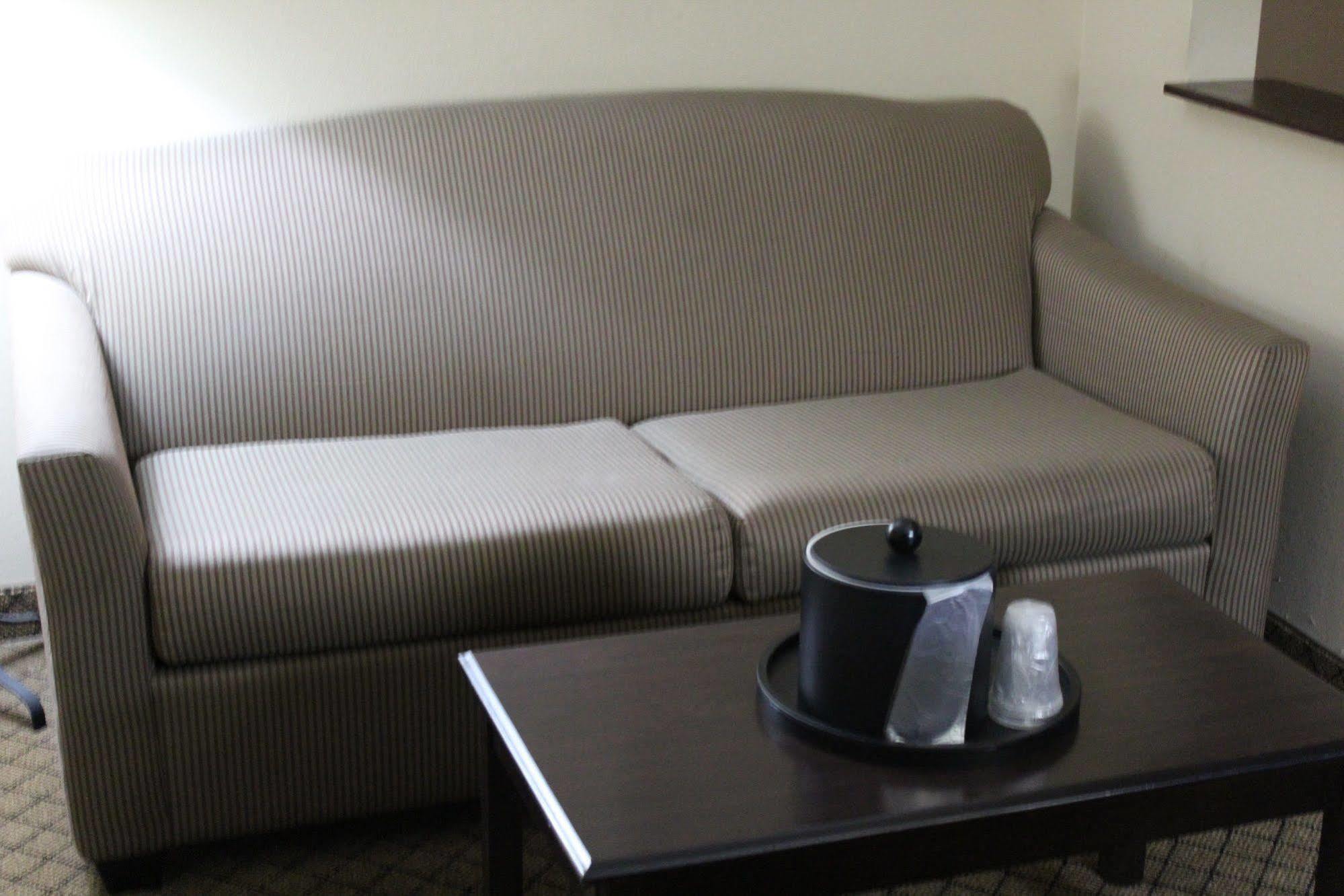 Holiday Inn Express Hotel & Suites Sedalia By Ihg Екстериор снимка