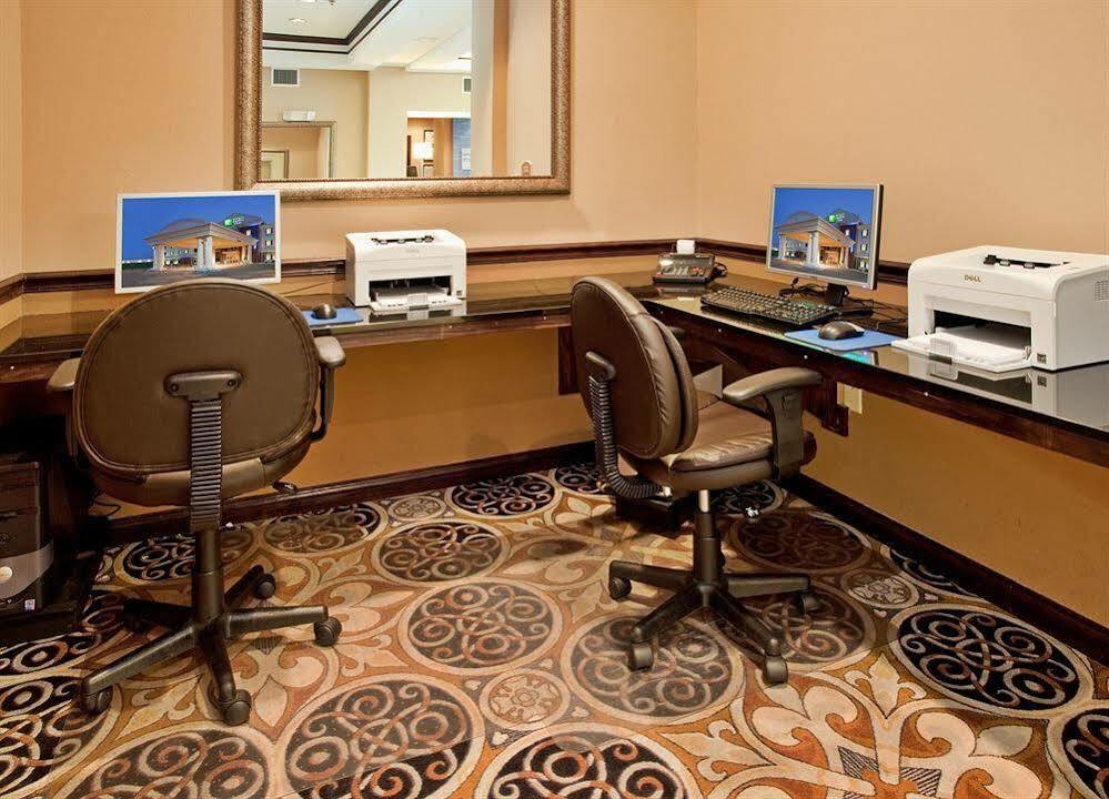 Holiday Inn Express Hotel & Suites Sedalia By Ihg Екстериор снимка