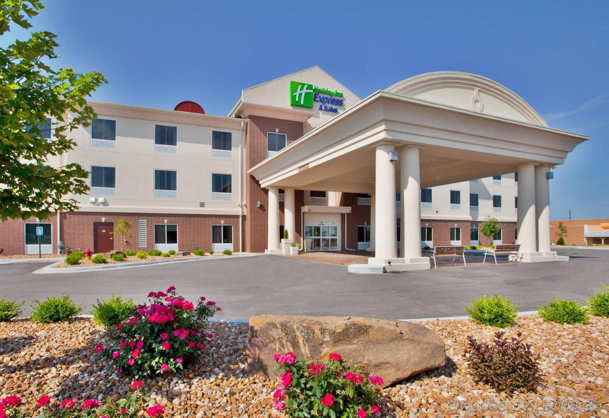Holiday Inn Express Hotel & Suites Sedalia By Ihg Екстериор снимка